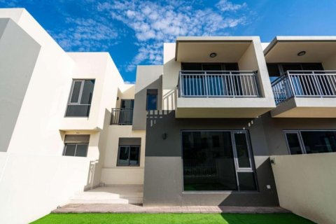 Müüa villa asukohaga Dubai Hills Estate, AÜE: 3 magamistoaga, 209.12 m² Nr 7761 - pilt 1