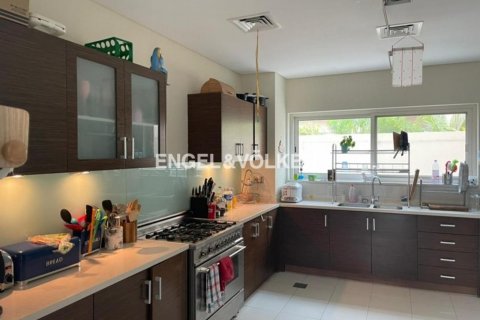 Müüa villa asukohaga Dubai Waterfront, AÜE: 5 magamistoaga, 1289.76 m² Nr 20184 - pilt 8