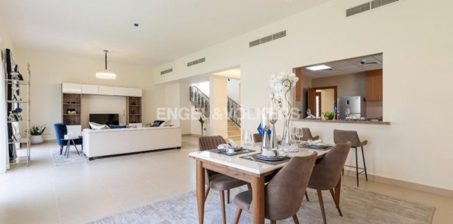 Villa asukohaga Nadd Al Sheba, Dubai, AÜE: 4 magamistoaga, 354.33 m² Nr 18292