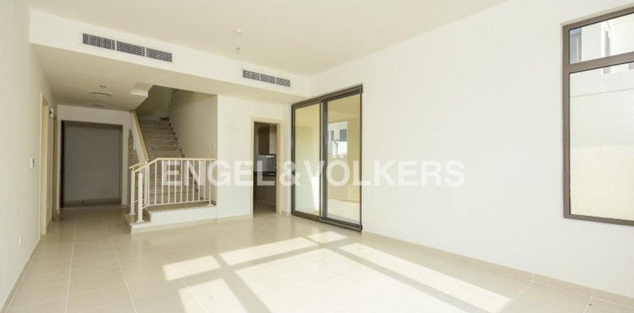 Villa asukohaga Reem, Dubai, AÜE: 4 magamistoaga, 371.79 m² Nr 19472