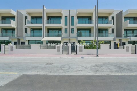 Müüa villa asukohaga Jumeirah Village Circle, Dubai, AÜE: 4 magamistoaga, 173.91 m² Nr 21009 - pilt 1