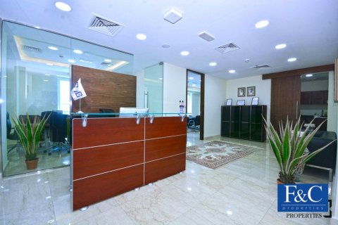 Üürile anda kontor asukohaga Sheikh Zayed Road, Dubai, AÜE: 127.8 m² Nr 44808 - pilt 1