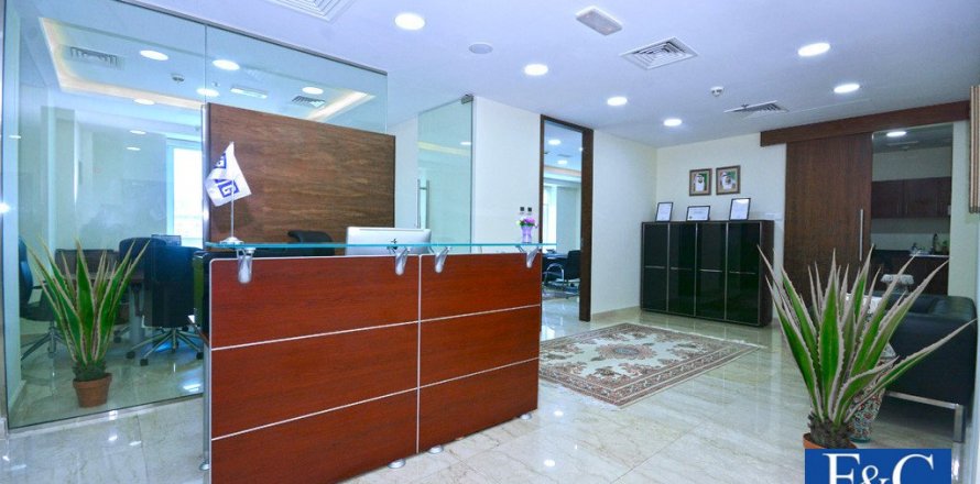 Kontor asukohaga Sheikh Zayed Road, Dubai, AÜE: 127.8 m² Nr 44808