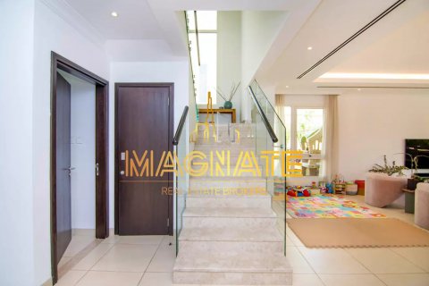 Müüa villa asukohaga Al Barsha, Dubai, AÜE: 4 magamistoaga, 393 m² Nr 50261 - pilt 6