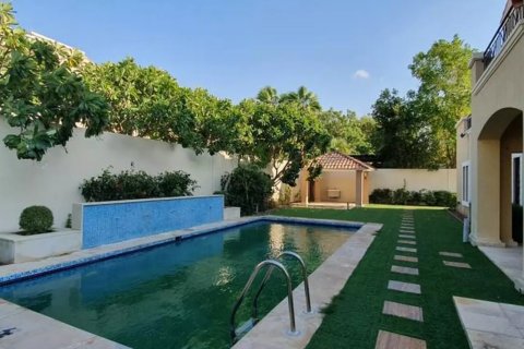 Müüa villa asukohaga Arabian Ranches, Dubai, AÜE: 6 magamistoaga, 755 m² Nr 50174 - pilt 1
