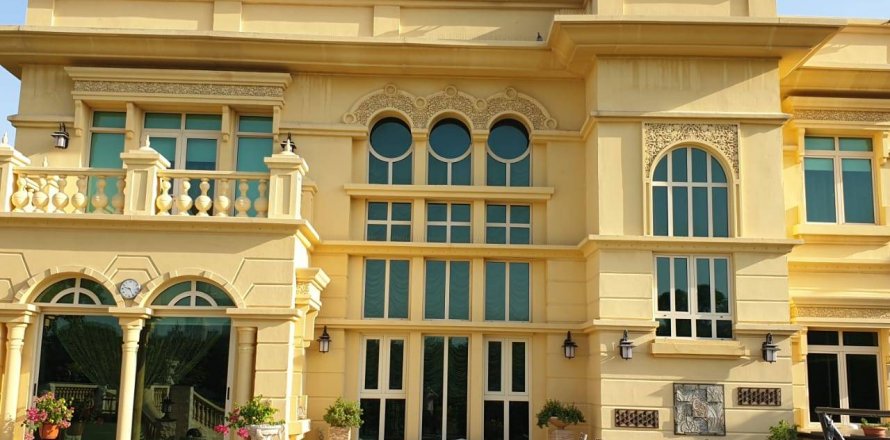 Villa asukohaga Jumeirah Islands, Dubai, AÜE: 5 magamistoaga, 502 m² Nr 79654