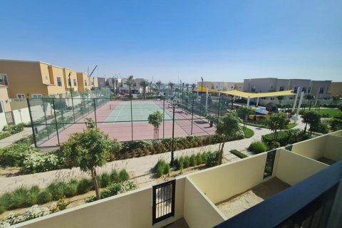 خانه شهری برای فروش در  Dubai Land، Dubai، امارات متحده عربی  4 خوابه ، 2476 متر مربع ، شماره 79849 - تصویر 4