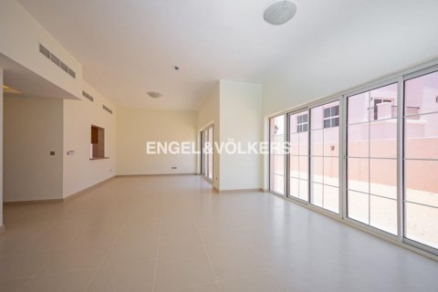 Huvila Nadd Al Sheba, Dubai, Arabiemiraatit 4 makuuhuonetta, 354.33 m2 № 18292 - kuva 5