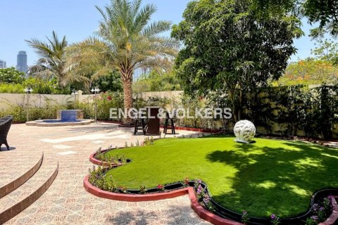 Huoneisto Jumeirah Golf Estates, Dubai, Arabiemiraatit 4 makuuhuonetta, 216.28 m2 № 19629 - kuva 26