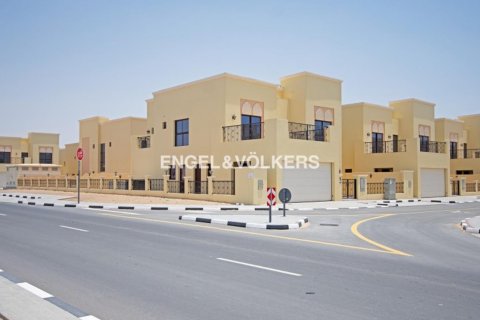Huvila Nadd Al Sheba, Dubai, Arabiemiraatit 4 makuuhuonetta, 354.33 m2 № 18292 - kuva 15