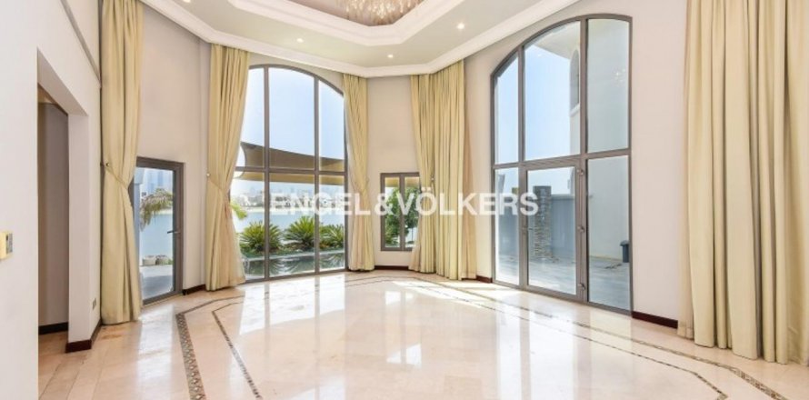 Huvila Palm Jumeirah, Dubai, Arabiemiraatit 4 makuuhuonetta, 624.02 m2 № 17954