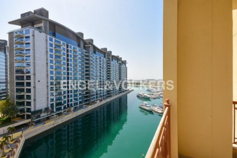 Huoneisto MARINA RESIDENCES Palm Jumeirah, Dubai, Arabiemiraatit 2 makuuhuonetta, 162.11 m2 № 22060 - kuva 1