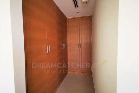 Huvila Jumeirah Park, Dubai, Arabiemiraatit 3 makuuhuonetta, 826.64 m2 № 23192 - kuva 5