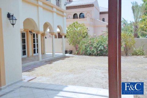 Huvila The Villa, Dubai, Arabiemiraatit 4 makuuhuonetta, 642.1 m2 № 44777 - kuva 9