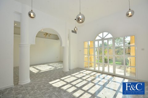 Huvila Umm Suqeim, Dubai, Arabiemiraatit 5 makuuhuonetta, 875.8 m2 № 44875 - kuva 3