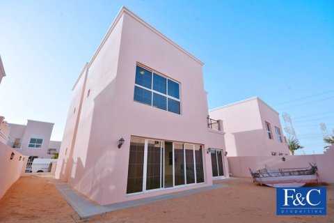 Huvila Nadd Al Sheba, Dubai, Arabiemiraatit 4 makuuhuonetta, 468.5 m2 № 44963 - kuva 17