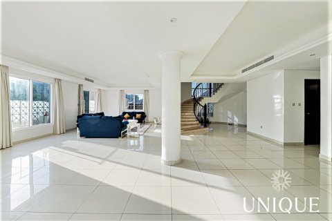 Huvila Living Legends, Dubai, Arabiemiraatit 6 makuuhuonetta, 390.2 m2 № 74046 - kuva 4