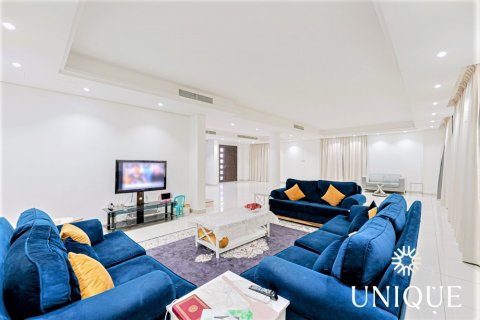 Huvila Living Legends, Dubai, Arabiemiraatit 6 makuuhuonetta, 390.2 m2 № 74046 - kuva 5