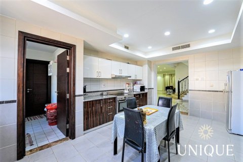 Huvila Living Legends, Dubai, Arabiemiraatit 6 makuuhuonetta, 390.2 m2 № 74046 - kuva 10