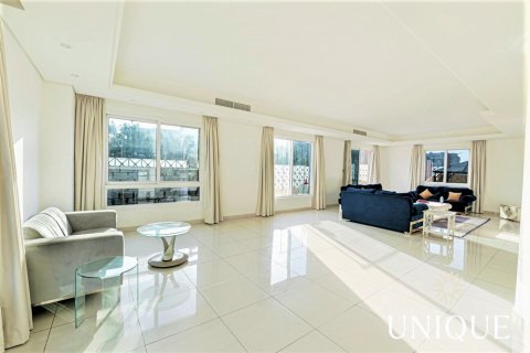 Huvila Living Legends, Dubai, Arabiemiraatit 6 makuuhuonetta, 390.2 m2 № 74046 - kuva 3