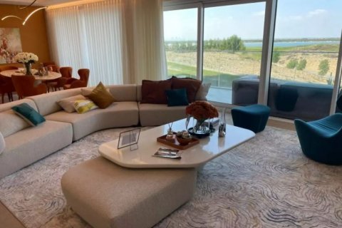 Kaupunkipientalo Yas Island, Abu Dhabi, Arabiemiraatit 3 makuuhuonetta, 317 m2 № 79825 - kuva 1
