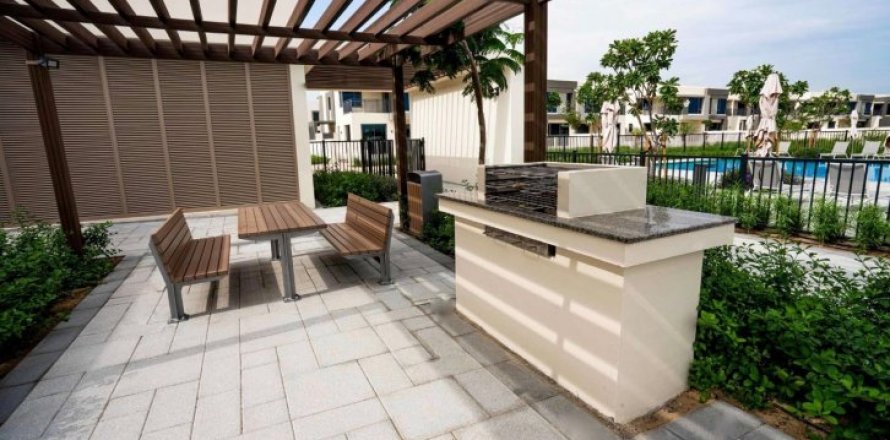 Maison de ville à Dubai Hills Estate, Dubai, EAU: 5 chambres, 253 m2 № 6707