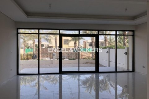 Villa à vendre à  DAMAC Hills (Akoya by DAMAC), Dubai, EAU 4 chambres, 251.02 m2 № 19556 - photo 1