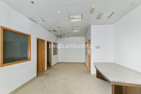 Entrepôt à louer à Umm Ramool, Dubai, EAU 605.72 m2 № 28332 - photo 5