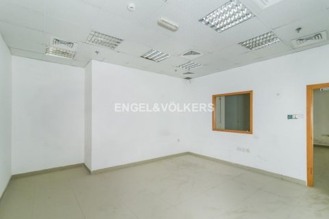 Entrepôt à louer à Umm Ramool, Dubai, EAU 605.72 m2 № 28332 - photo 6
