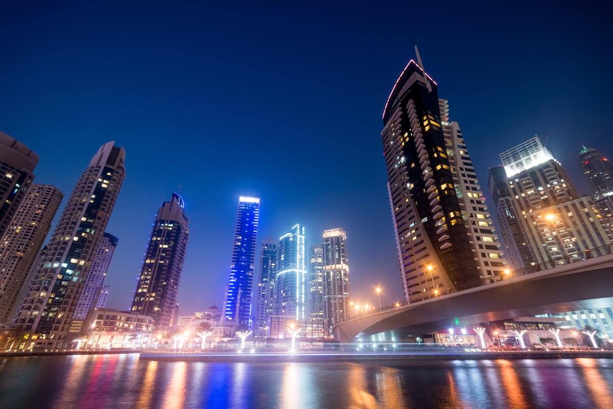 Commentaires des russes qui ont déménagé: comment vivent les expatriés et le niveau de vie à Dubaï?