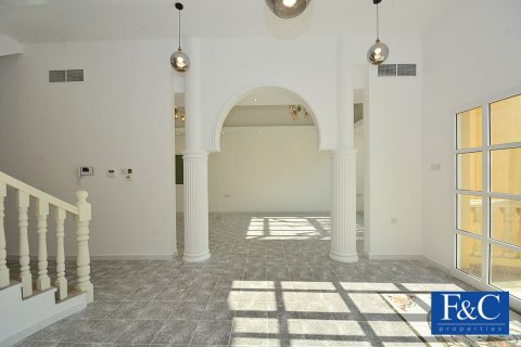 Villa à louer à Umm Suqeim, Dubai, EAU 5 chambres, 875.8 m2 № 44875 - photo 5