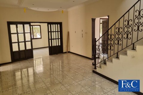 Villa à louer à Jumeirah, Dubai, EAU 4 chambres, 557.4 m2 № 44922 - photo 7