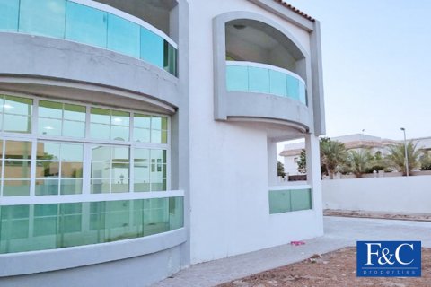 Villa à louer à Jumeirah, Dubai, EAU 5 chambres, 650.3 m2 № 44978 - photo 11