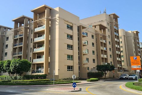 Ensemble immobilier AL GHOZLAN à Greens, Dubai, EAU № 48992 - photo 4