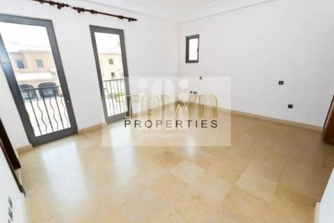 Villa à vendre à  Saadiyat Island, Abu Dhabi, EAU 5 chambres, 567 m2 № 56971 - photo 2