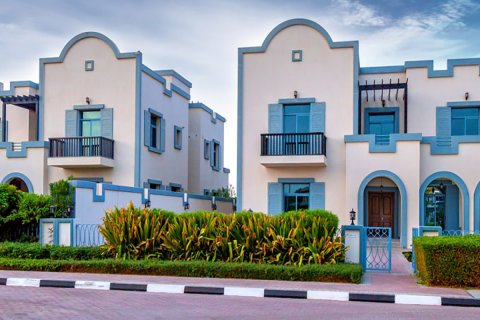 Ensemble immobilier AEGEAN RESIDENCES à Falcon City of Wonders, Dubai, EAU № 61621 - photo 1