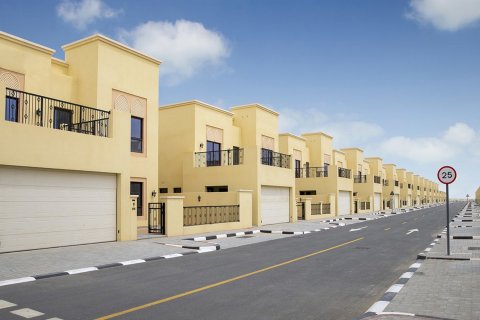 Ensemble immobilier NAD AL SHEBA VILLAS à Nadd Al Sheba, Dubai, EAU № 61593 - photo 6