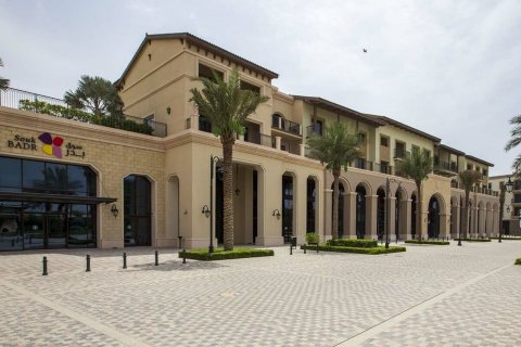 Ensemble immobilier QAMAR APARTMENTS à Al Muhaisnah, Dubai, EAU № 58691 - photo 8