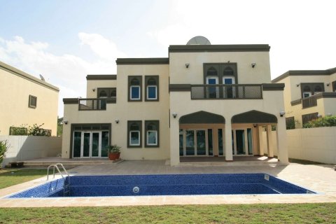 Ensemble immobilier REGIONAL BY NAKHEEL à Jumeirah Park, Dubai, EAU № 61542 - photo 2