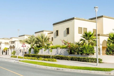 Ensemble immobilier REGIONAL BY NAKHEEL à Jumeirah Park, Dubai, EAU № 61542 - photo 8