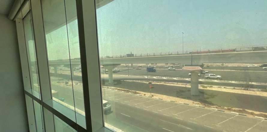 Bureau à Al Quoz, Dubai, EAU: 7000 m2 № 73090