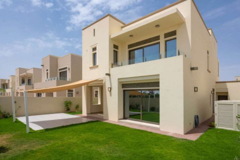 Ensemble immobilier AZALEA VILLAS à Arabian Ranches 2, Dubai, EAU № 65197 - photo 1