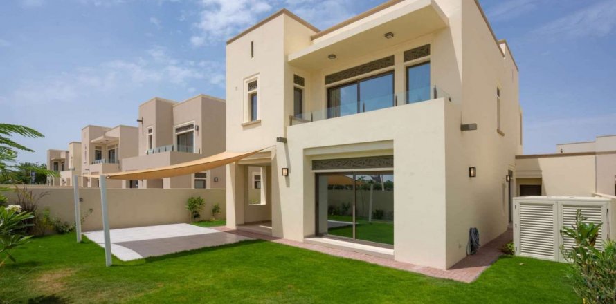 Ensemble immobilier AZALEA VILLAS à Arabian Ranches 2, Dubai, EAU № 65197