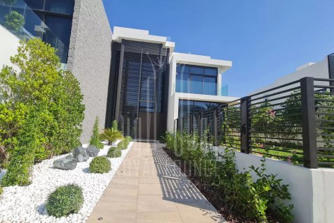 Villa à vendre à  Saadiyat Island, Abu Dhabi, EAU 4 chambres, 686 m2 № 74987 - photo 1