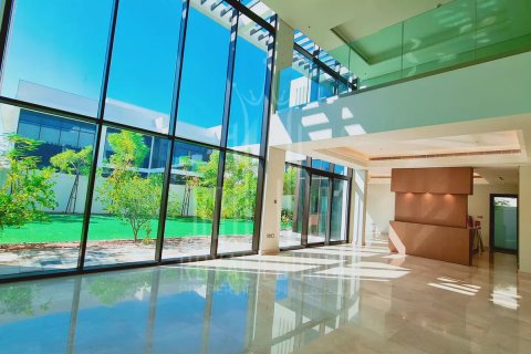 Villa à vendre à  Saadiyat Island, Abu Dhabi, EAU 4 chambres, 686 m2 № 74987 - photo 2