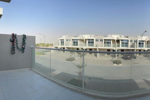 Ensemble immobilier VARDON à DAMAC Hills (Akoya by DAMAC), Dubai, EAU № 68552 - photo 3
