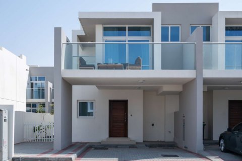 Ensemble immobilier VARDON à DAMAC Hills (Akoya by DAMAC), Dubai, EAU № 68552 - photo 6