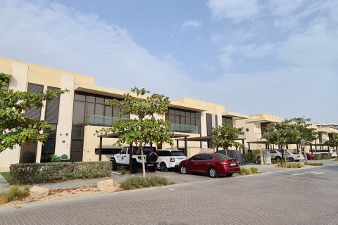Ensemble immobilier TRINITY à DAMAC Hills (Akoya by DAMAC), Dubai, EAU № 77668 - photo 7