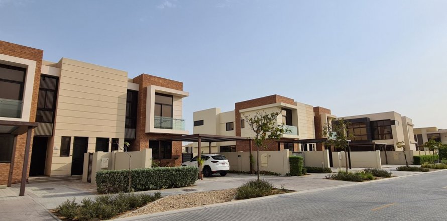 Ensemble immobilier TRINITY à DAMAC Hills (Akoya by DAMAC), Dubai, EAU № 77668