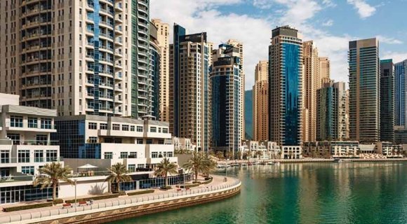 Common questions about lifestyle, real estate, residence permits and UAE citizenship